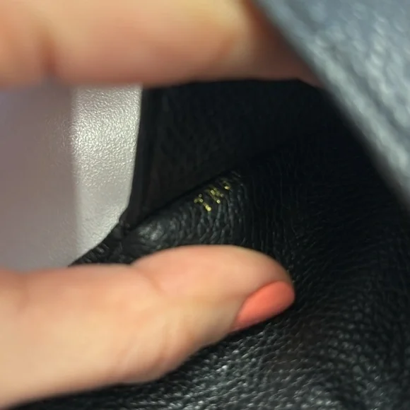 Louis Vuitton Black Leather Card Key Holder - Picture 9 of 11